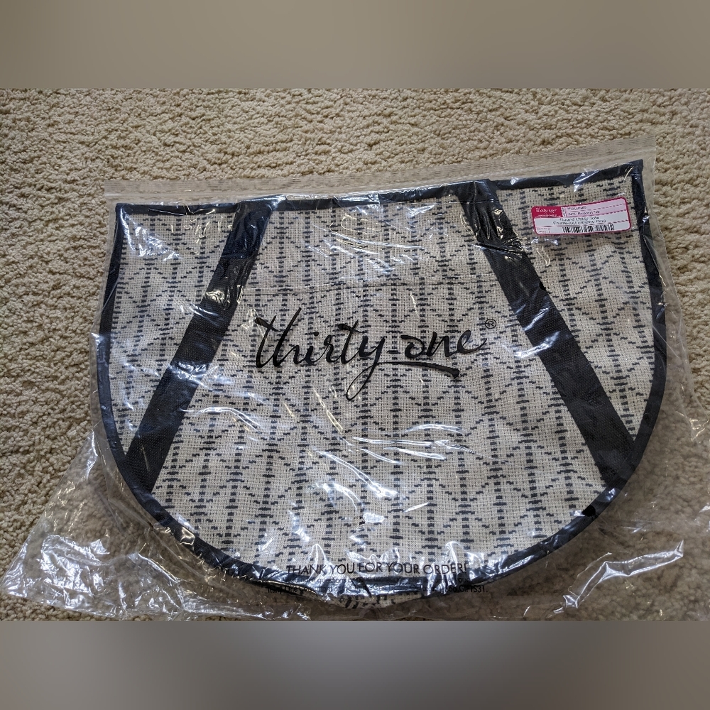 Thirty One Round Utility Tote